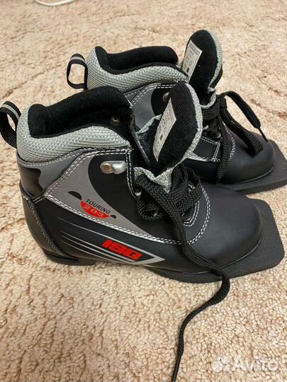 Лыжные ботинки