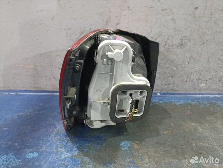 Фонарь правый Volkswagen Polo 5 6R HB