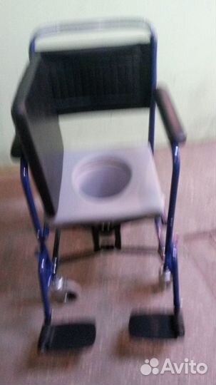 Кресло-коляска с сан. оснащением 