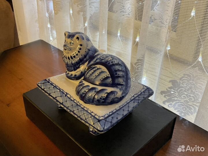 Статуэтка из Гжели