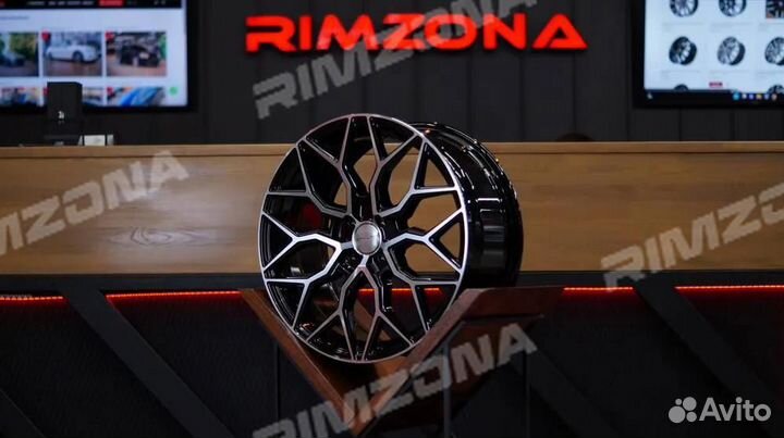 Литой диск sakura wheels R18 5x108