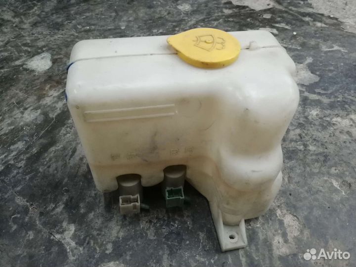 Бачек омывателя Nissan Gt-r 33-34