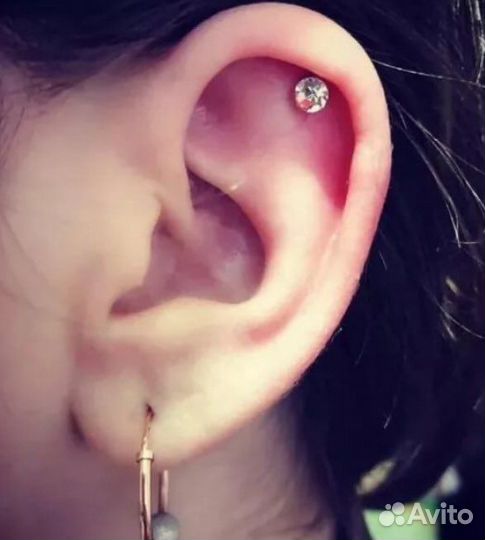 Прокол ушей пистолетом и системой 75, хрящ уха, но