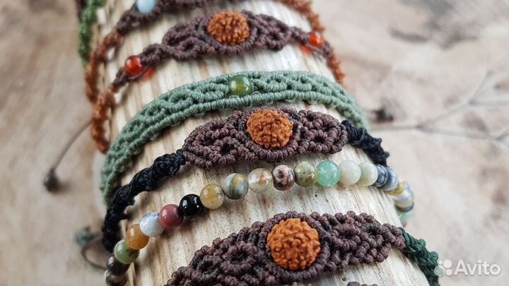 Браслеты, серьги и чокеры с рудракшей