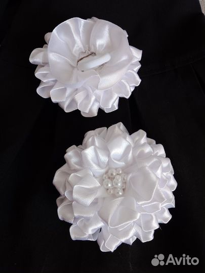 Белый бант на резинке