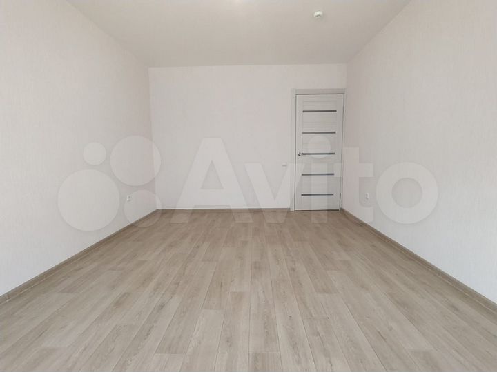 3-к. квартира, 80 м², 1/6 эт.