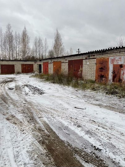 Гараж, > 30 м²