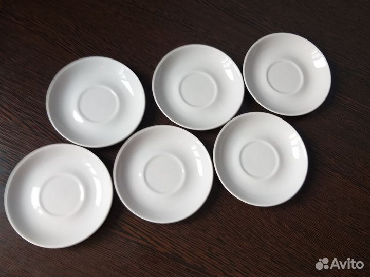 Набор тарелок новый 14 см