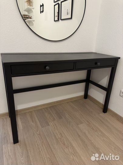 Икеа письменный стол Хемнэс