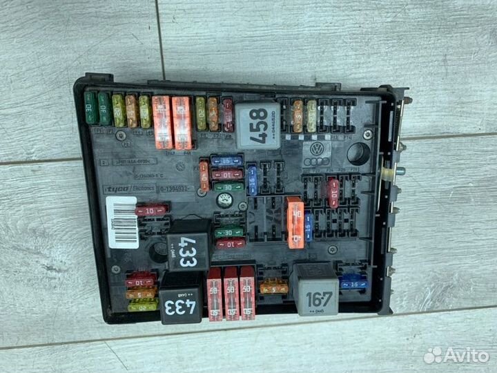 Блок предохранителей Audi A3 хэтчбек BGU 2005