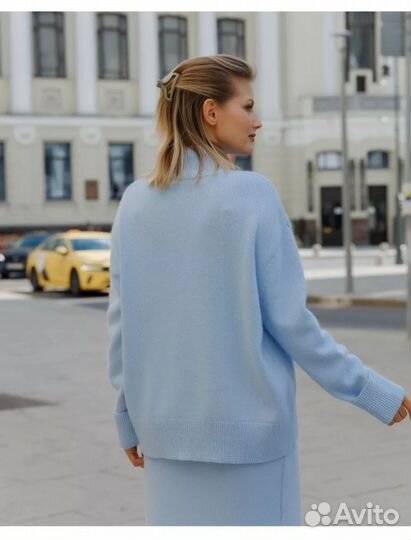 Свитер с горлом из ангоры пушистый