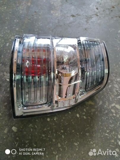 Фонарь задний Митсубиси Паджеро