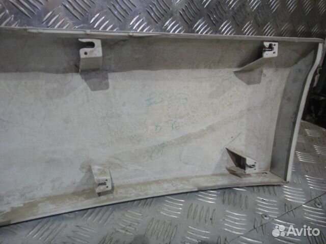 Накладка крышки багажника Pajero Sport (08-13) б/у дефект (арт. 5817A116)