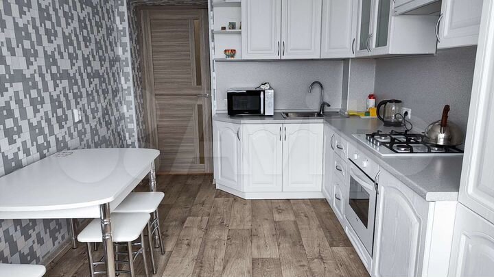 2-к. квартира, 55 м², 4/10 эт.