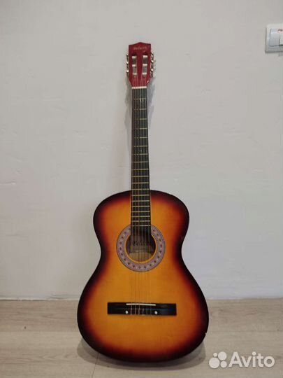 Продается гитара Belucci