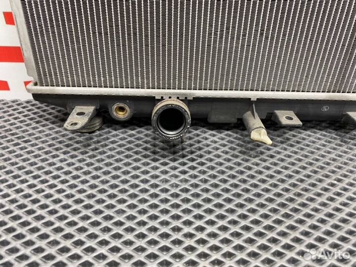 Радиатор охлаждения двигателя Honda Civic FD(4Д)