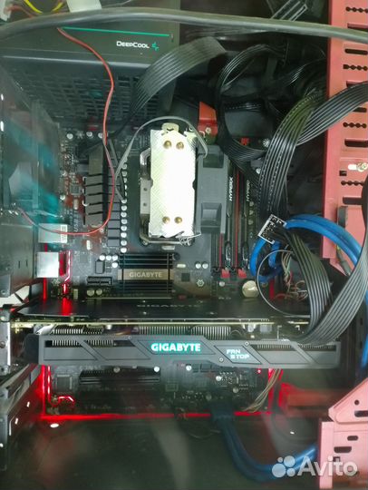 Материнская плата с процессором и памятью