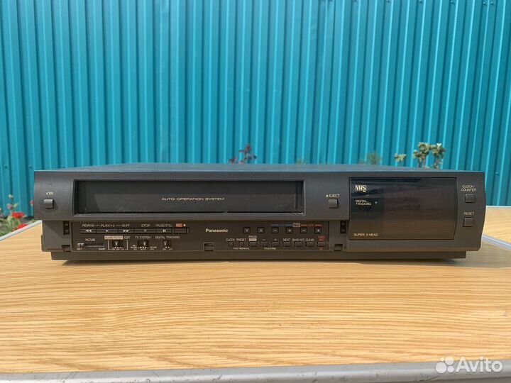 Видеомагнитофон Panasonic NV-J30EE