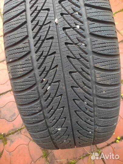 Goodyear UltraGrip 8 285/45 R20 112