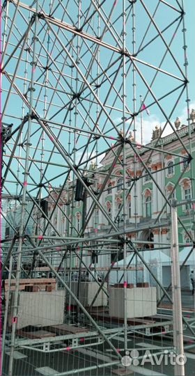 Аренда строительных лесов Layher для сцен