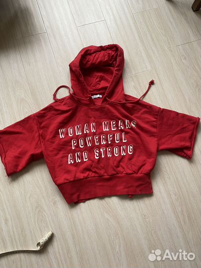 Толстовка красная Bershka женская с капюшоном S