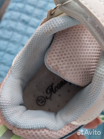 Кроссовки для девочки