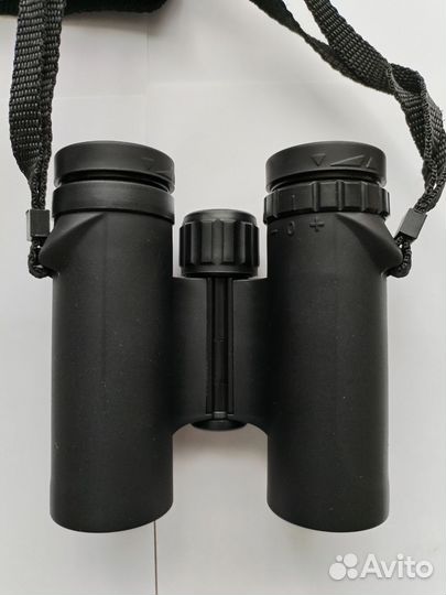 Сверхкомпактный бинокль Celestron Outland X 10x25