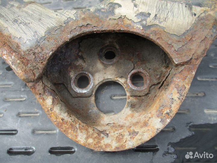 Рычаг верхний правый Hyundai Starex H1