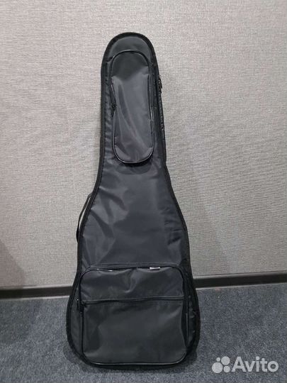 Классическая гитара с чехлом