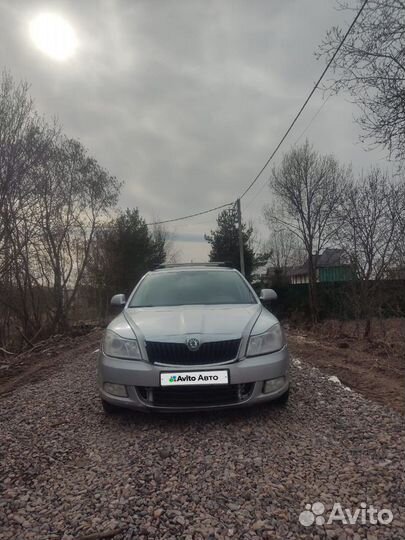 Skoda Octavia 1.6 МТ, 2011, битый, 300 000 км