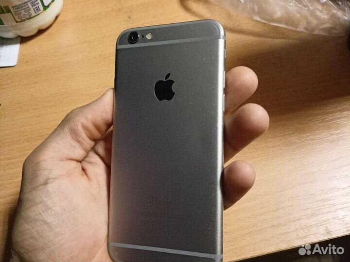 Телефон iPhone 64 gb