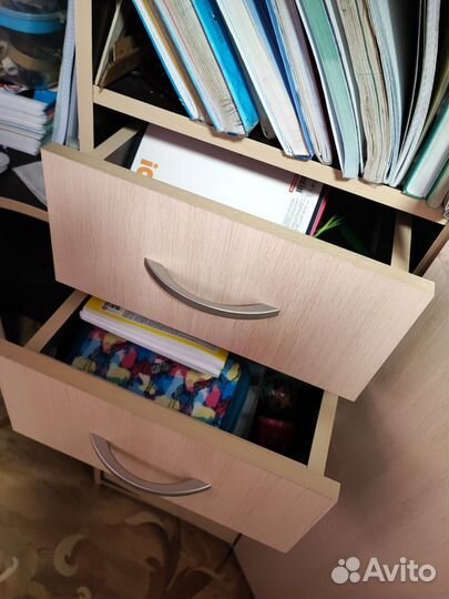 Детская кровать чердак со столом и шкафом