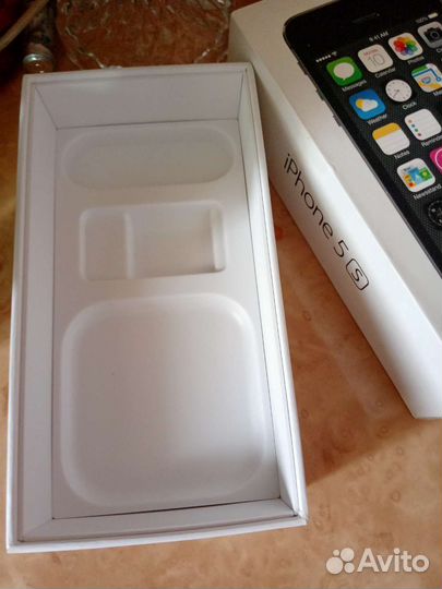 Коробки от Айфона