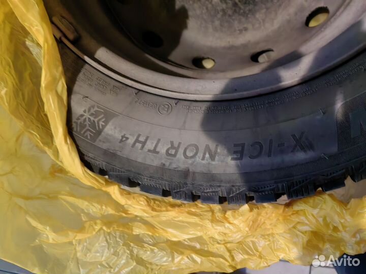 Michelin X-Ice North 4 185/65 R15 92T