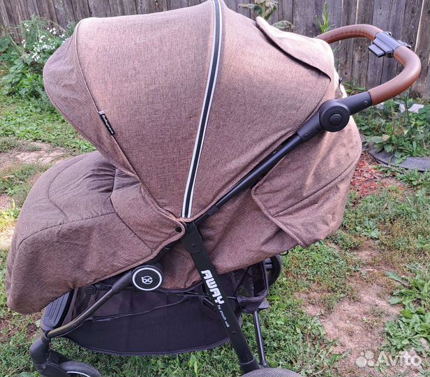 Коляска прогулочная