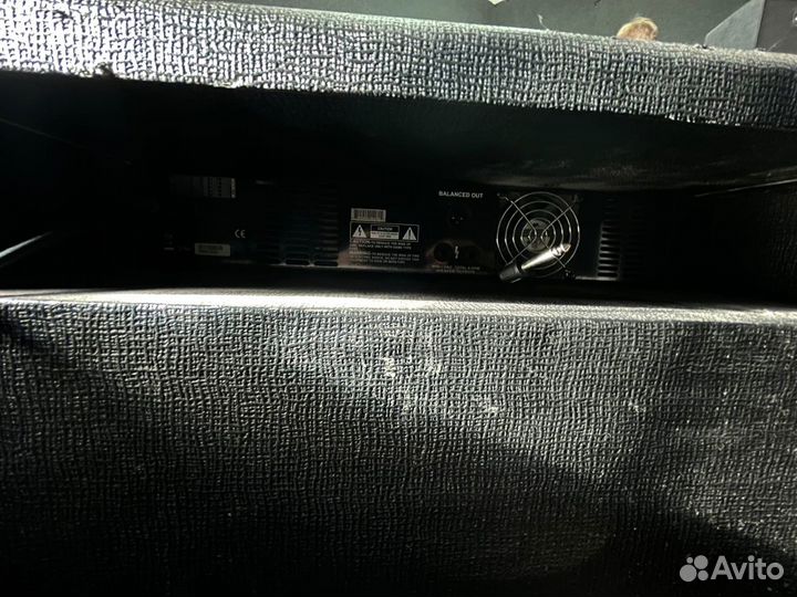 Басовый комбоусилитель Hiwatt Maxwatt B300