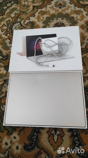 Xiaomi Air золотистый 12.5 FHD M3 в полном комплек