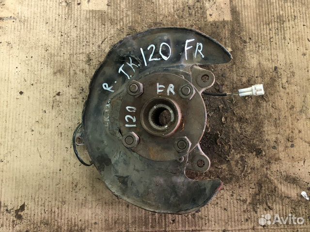 Toyota corolla 120 кулак поворотный