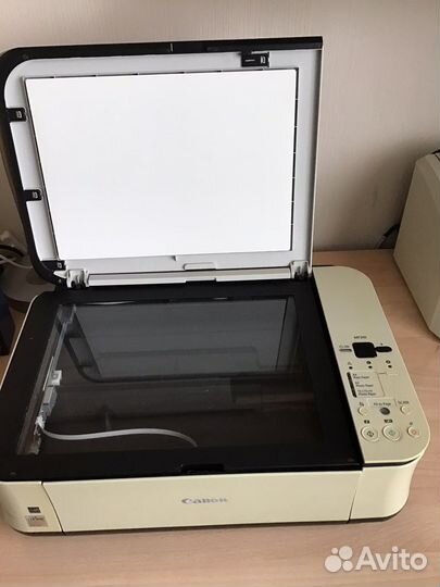 Цветной принтер Canon Pixma MP240