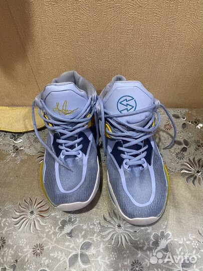 Кроссовки мужские для волейбола - баскетбола