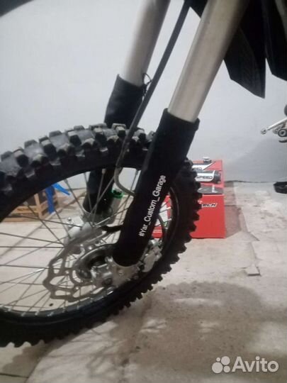 Защита перьев. Чулки на вилку мотоцикла