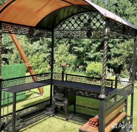 Мангал с крышей