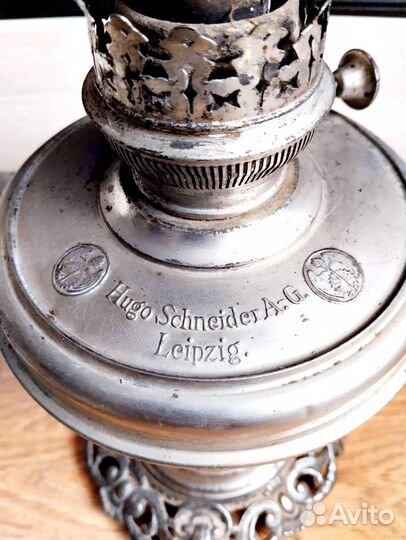 Антикварная керосиновая лампа 