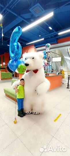 Белый медведь ростовая кукла