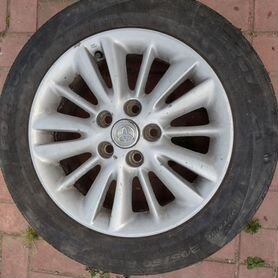 Два колеса Toyota 205/60 R16