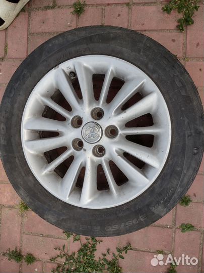 Два колеса Toyota 205/60 R16