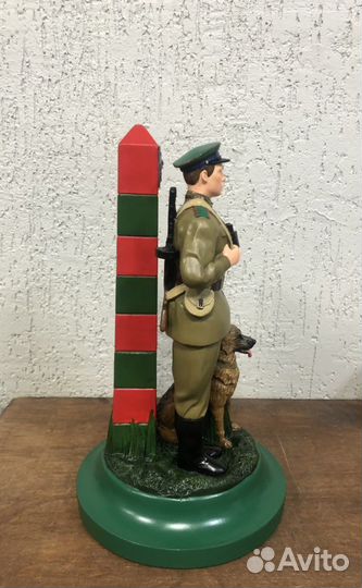 Статуэтка гипс. Пограничник