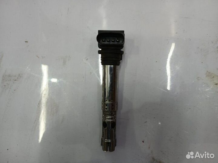 Катушка зажигания правая Skoda Fabia MK 2 BBM 2009