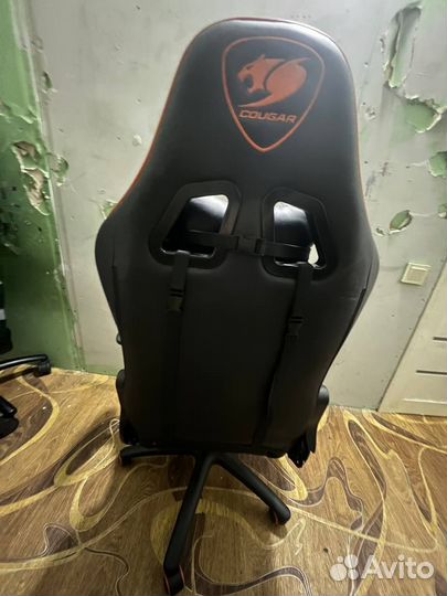 Геймерское кресло cougar armor one