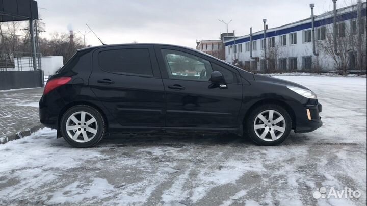 Peugeot 308 1.6 МТ, 2010, 118 000 км